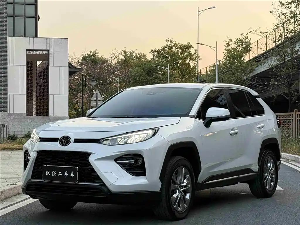 Toyota Wildlander 2023 — фото 11