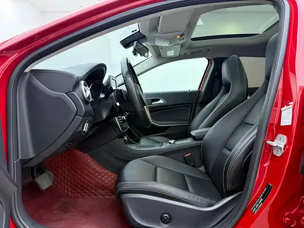 Mercedes-Benz GLA 2015
