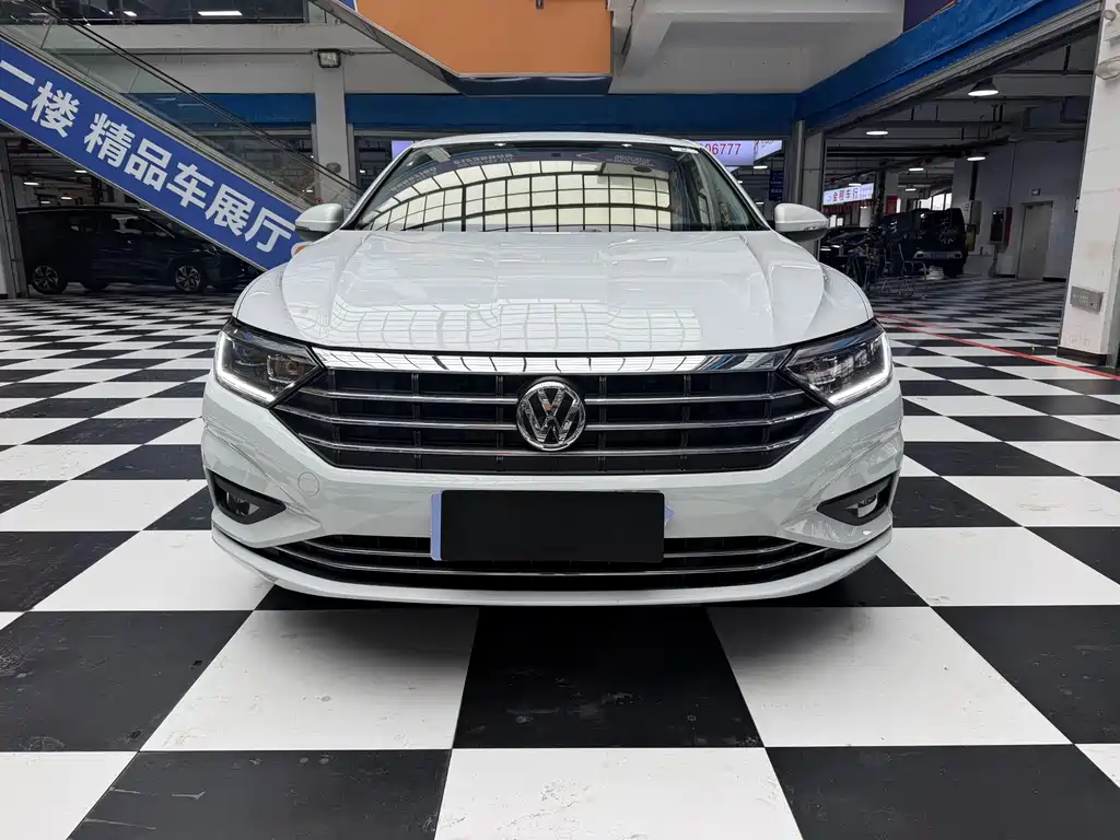 Volkswagen Sagitar 2021