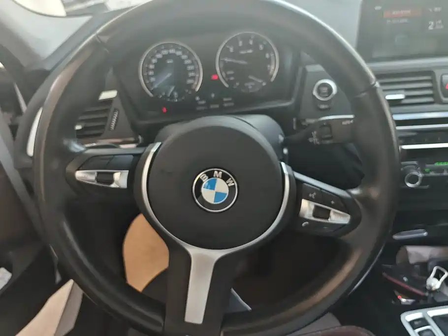 BMW 1 Series 2020 — фото 15