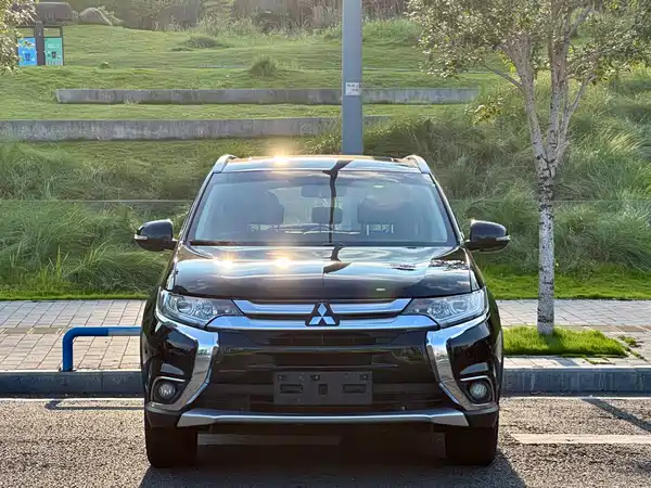 Mitsubishi Outlander 2018