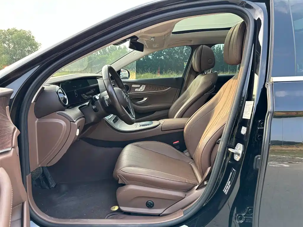 Mercedes-Benz E-Class 2023 — фото 8
