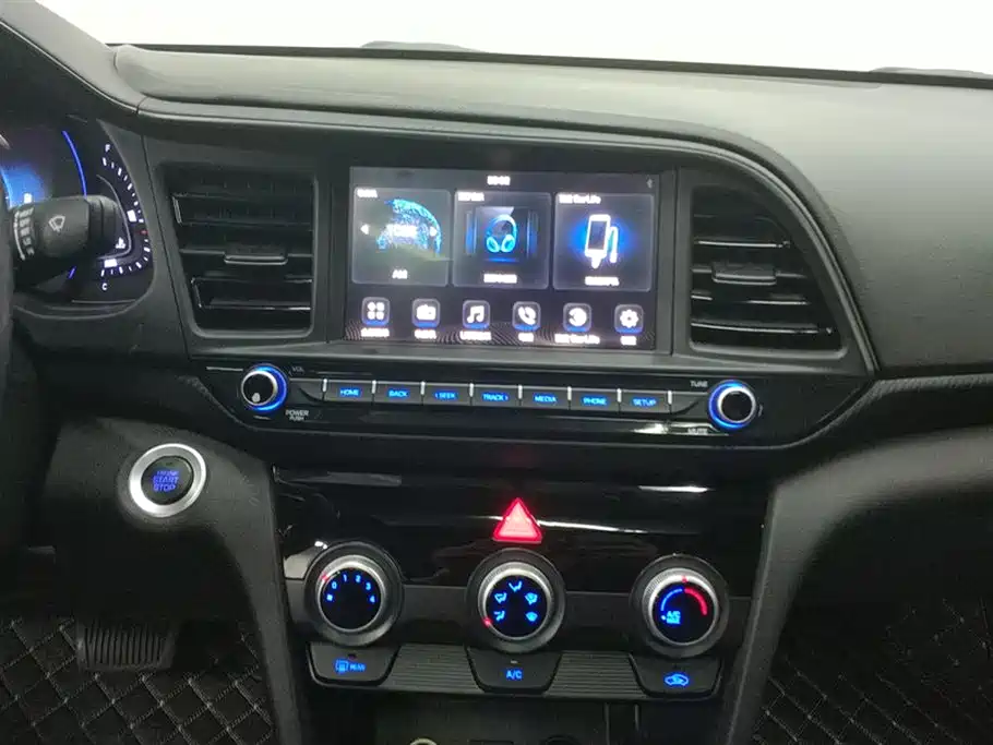Hyundai Elantra 2020 — фото 13