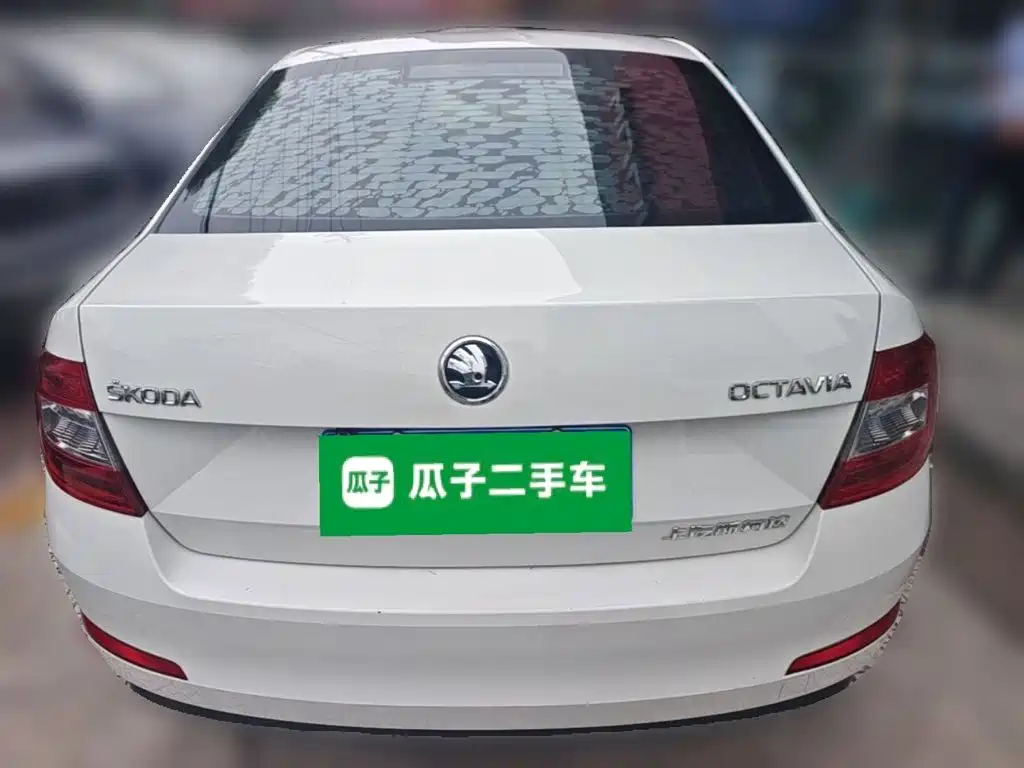 Skoda Octavia 2018 — фото 10