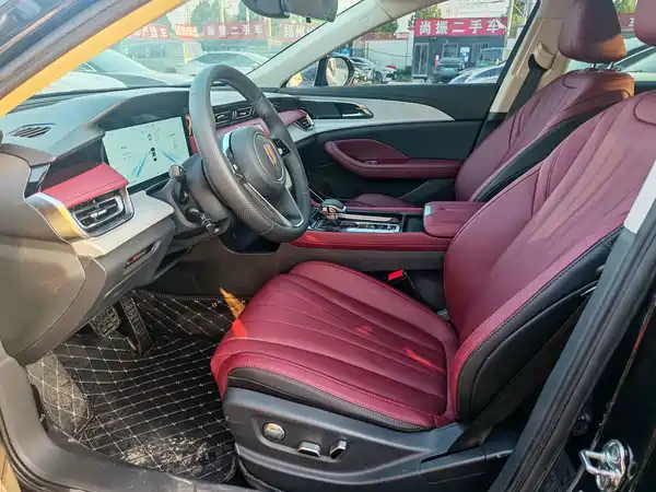 Hongqi H5 PHEV 2025