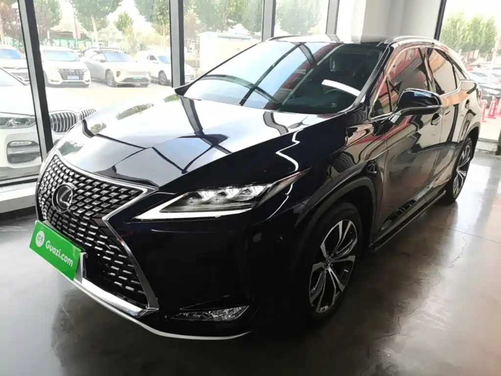 Lexus RX 2022 — фото 1
