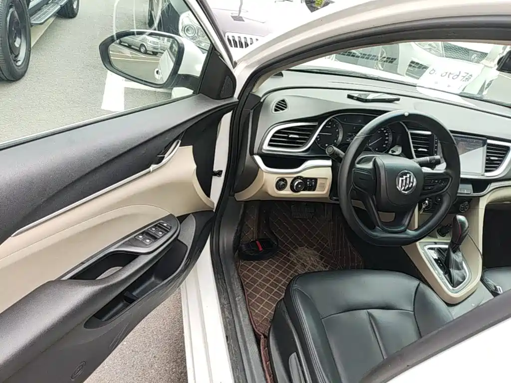Buick Excelle 2017 — фото 16