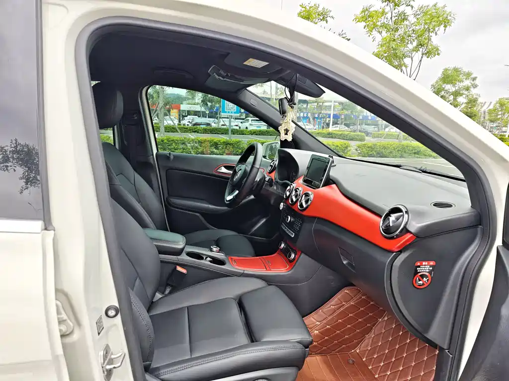 Mercedes-Benz B-Class 2017 — фото 14