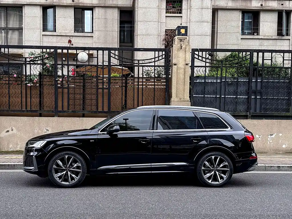 Audi Q7 2024 — фото 3