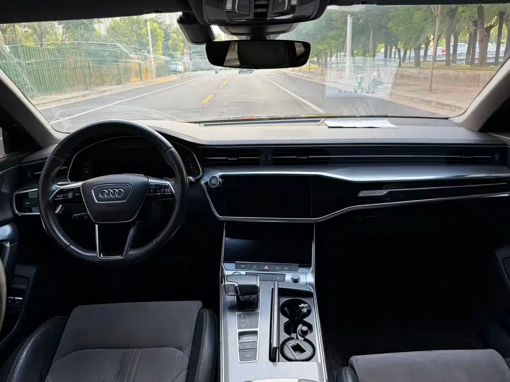 Audi A6L New Energy 2020 — фото 6