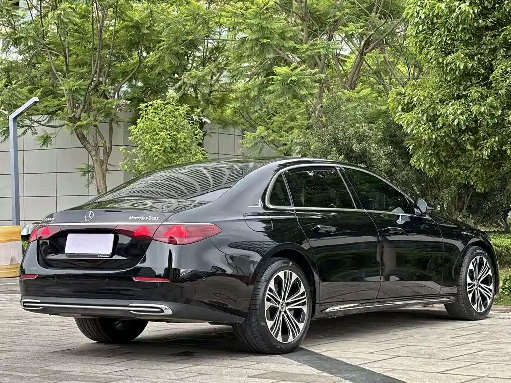 Mercedes-Benz E-Class 2025