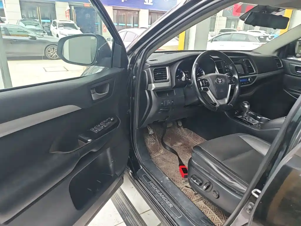 Toyota Highlander 2020 — фото 16