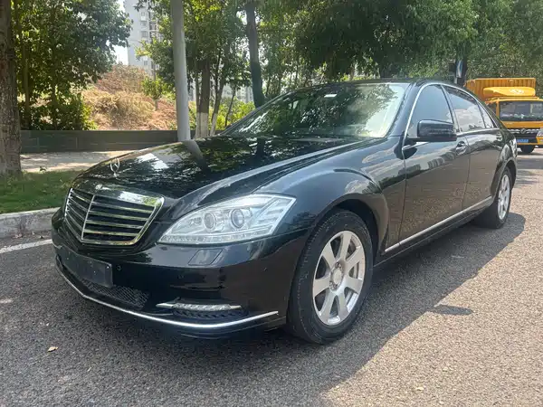 Mercedes-Benz S-Class 2012