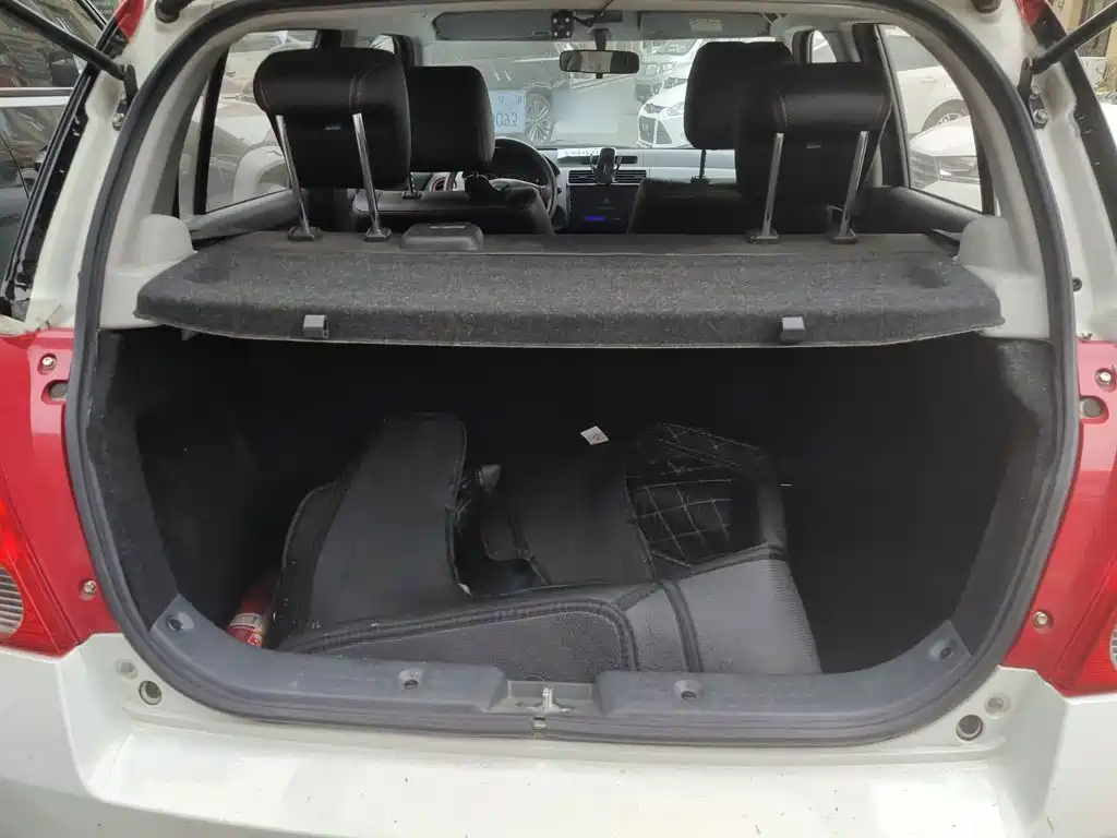 Suzuki Swift 2018 — фото 15
