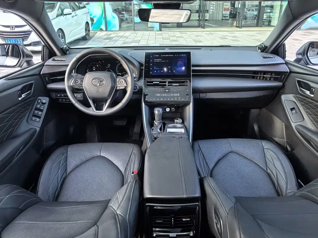 Toyota Avalon 2023 — фото 17