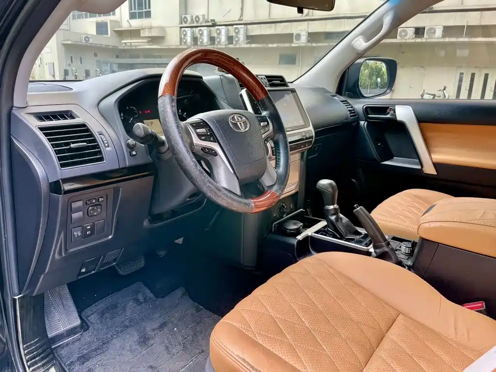 Toyota Prado 2019 — фото 4