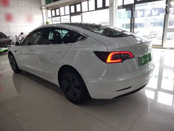 Tesla Model 3 2020