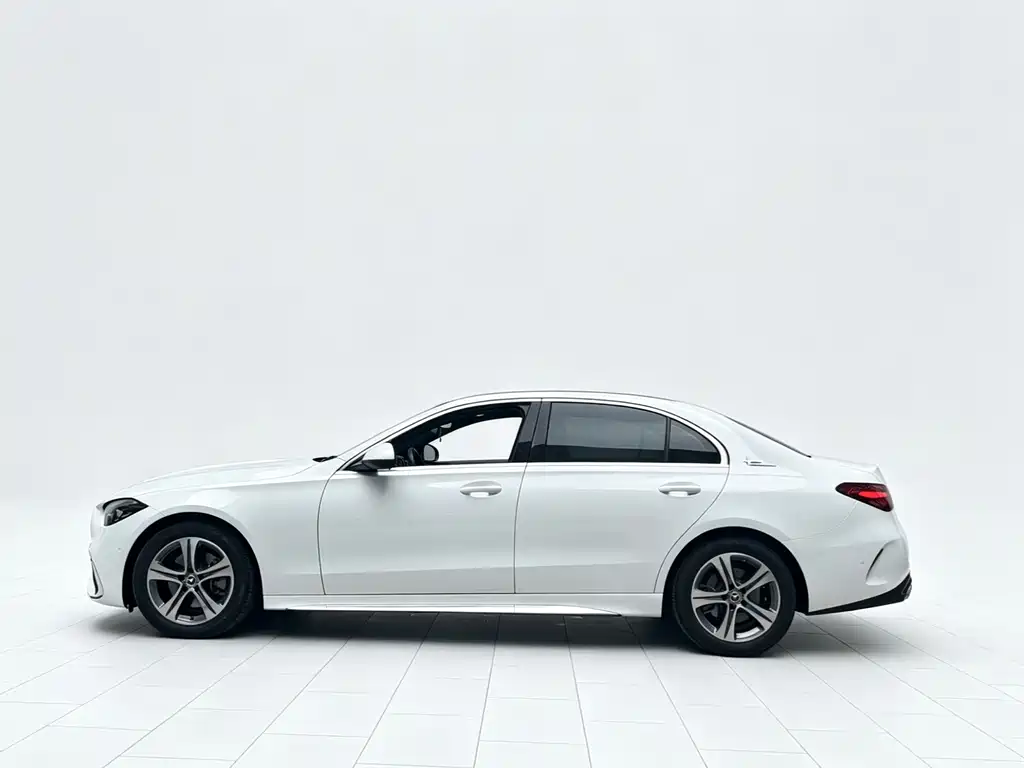 Mercedes-Benz C-Class 2022 — фото 12