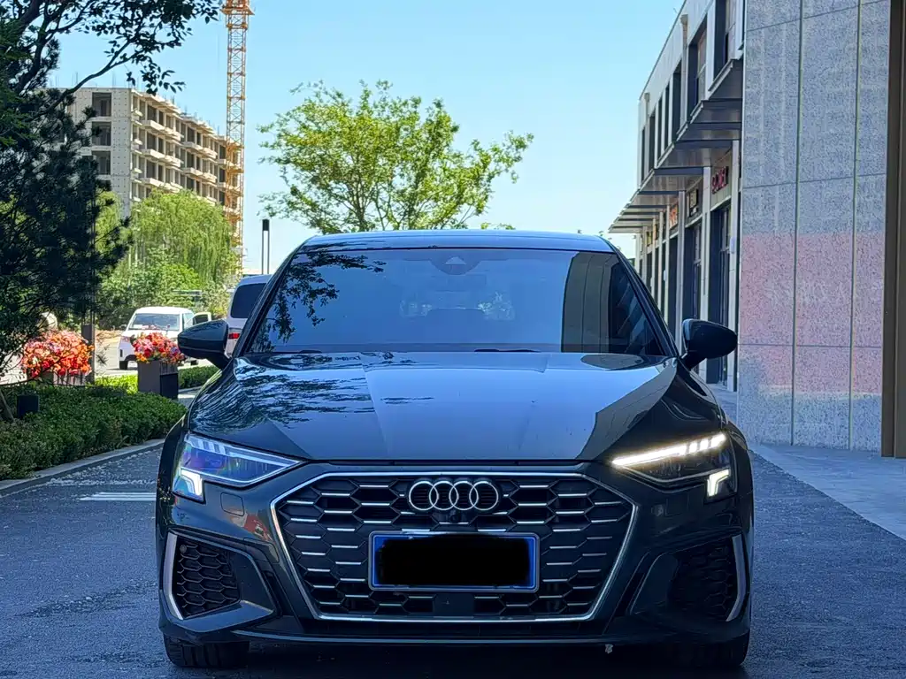 Audi A3 2022 — фото 2
