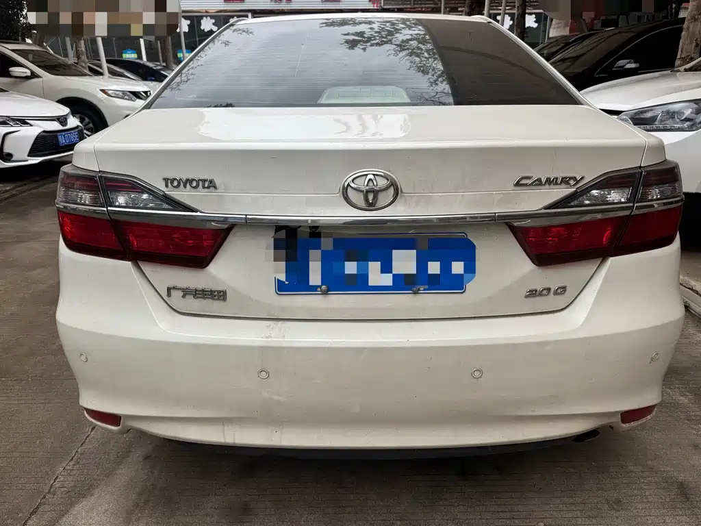 Toyota Camry 2017 — фото 11