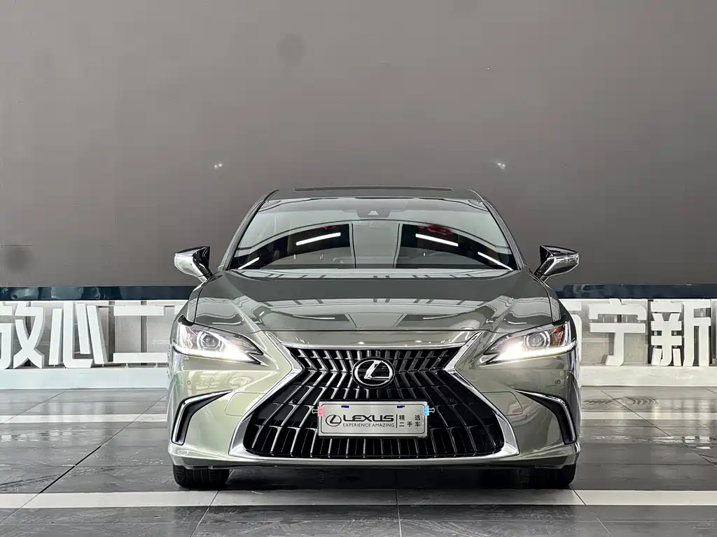 Lexus ES 2023 — фото 2