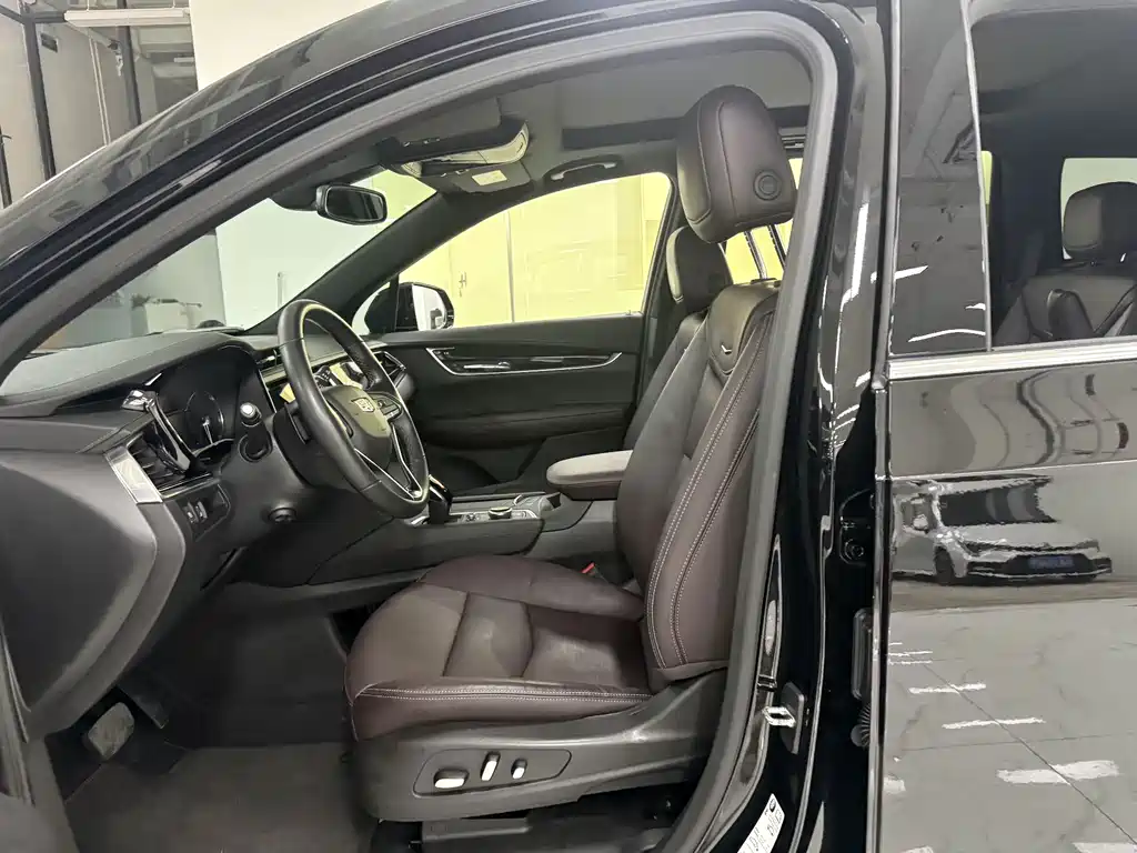 Cadillac XT6 2021 — фото 11
