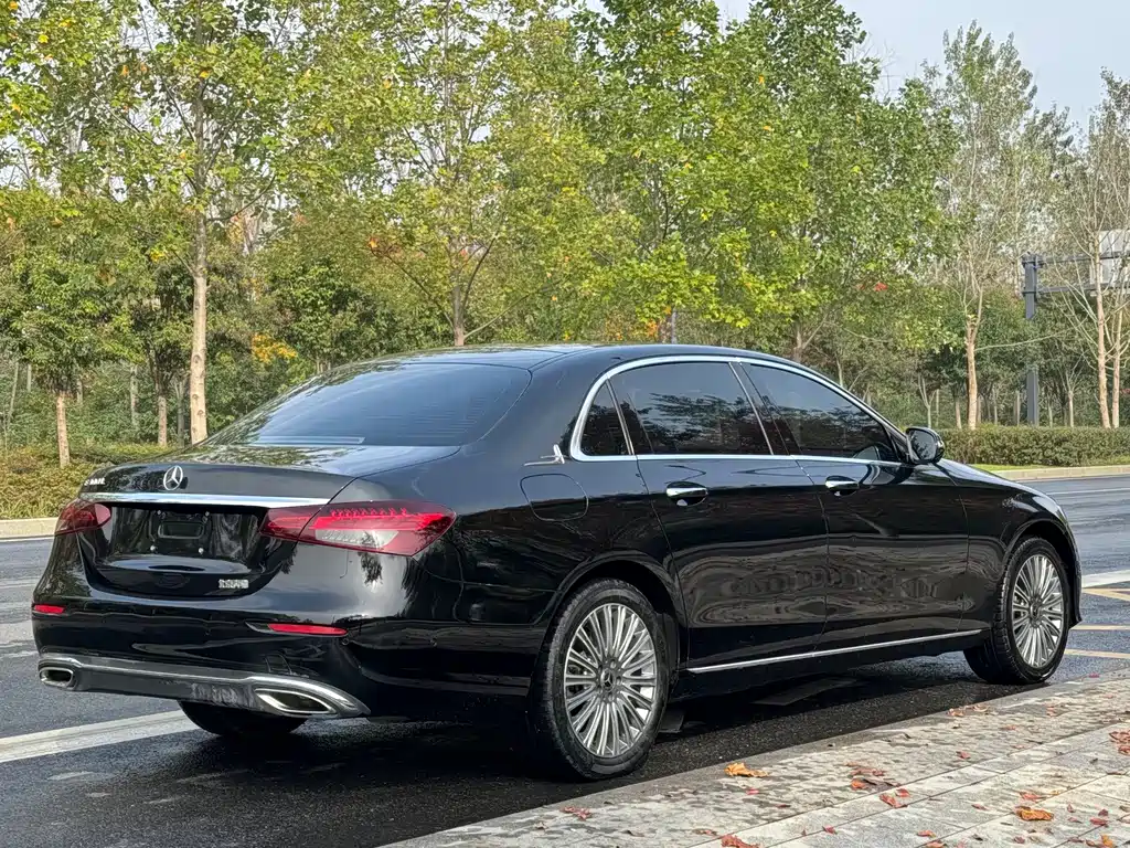 Mercedes-Benz E-Class 2022 — фото 15