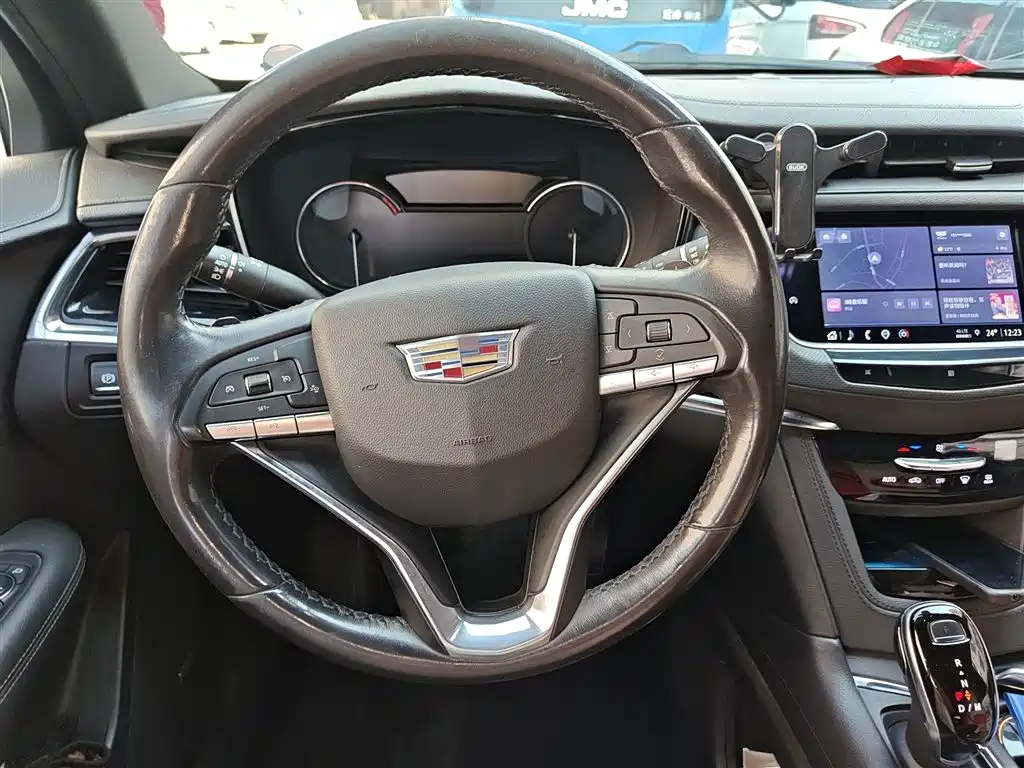 Cadillac XT6 2021 — фото 3