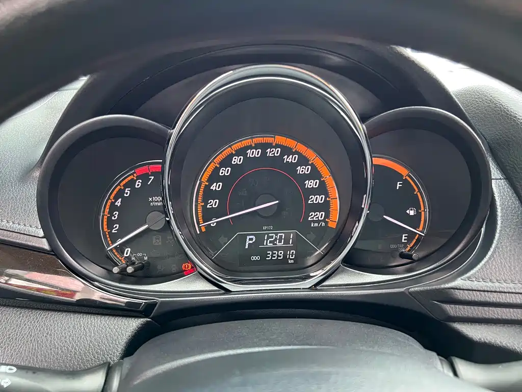 Toyota Yaris L 2023 — фото 8