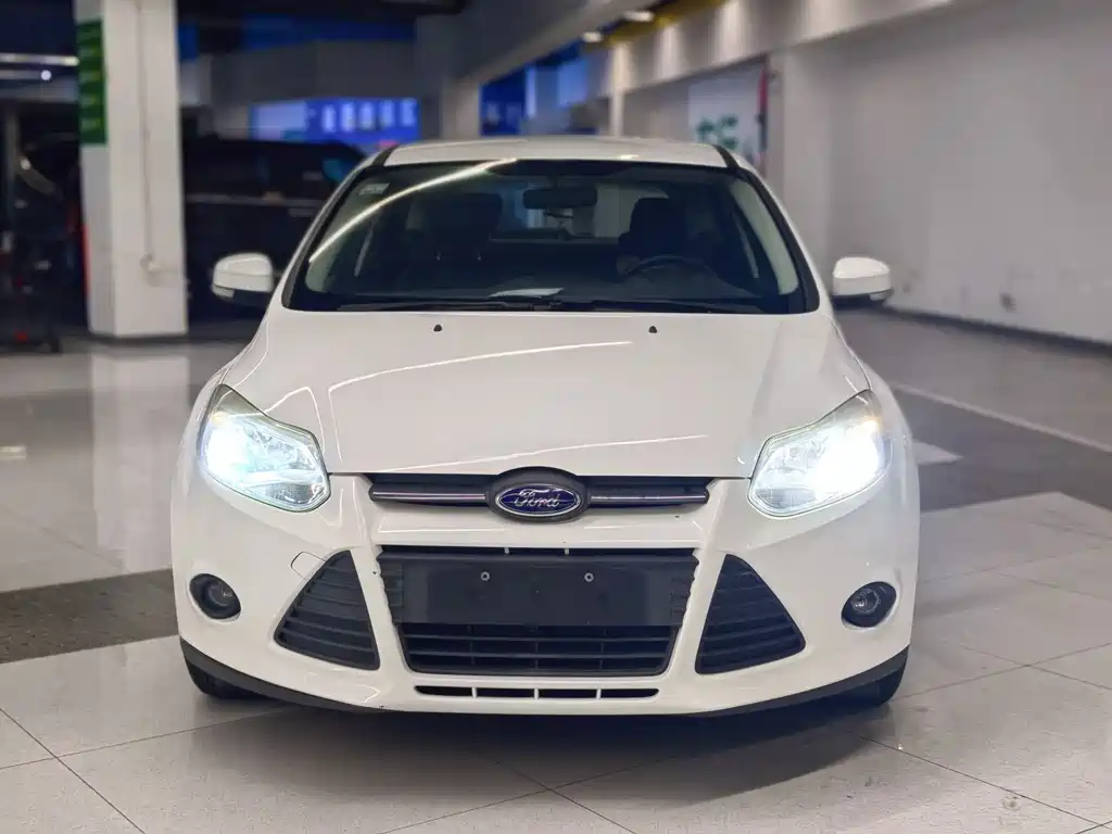 Ford Focus 2015 — фото 2