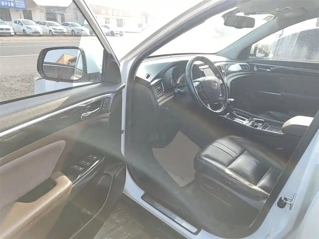 GAC Motor Trumpchi GS8 2019 — фото 16