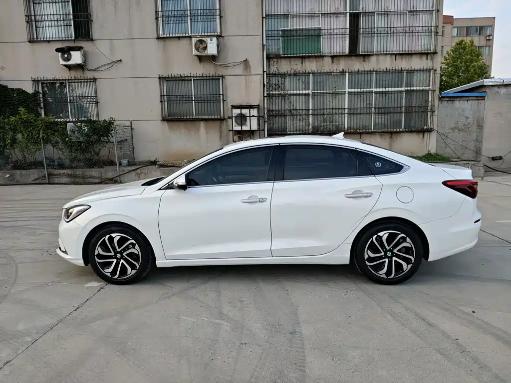 Changan Eado 2018 — фото 11