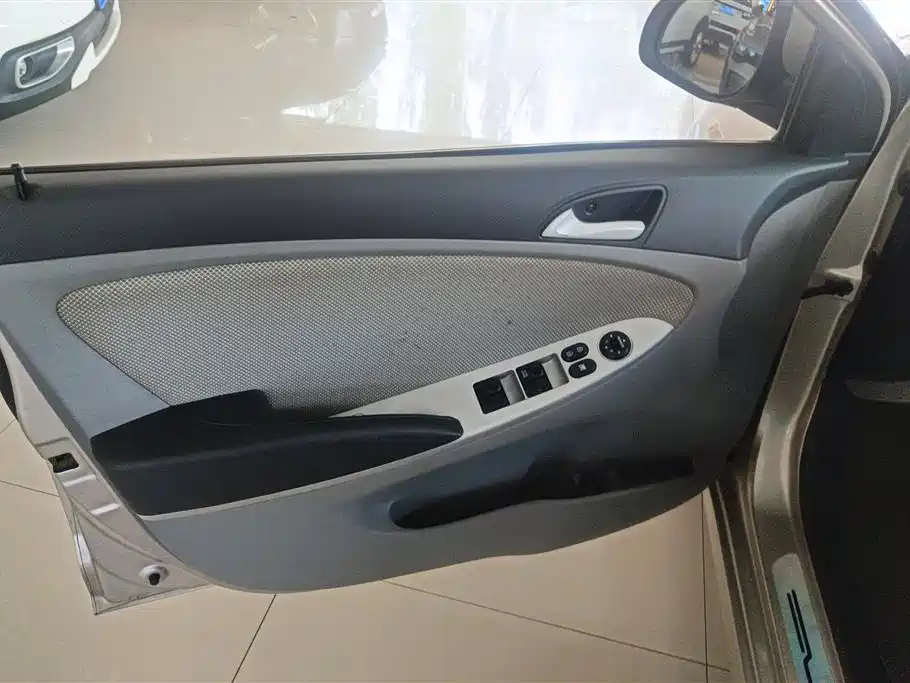 Hyundai Verna 2013