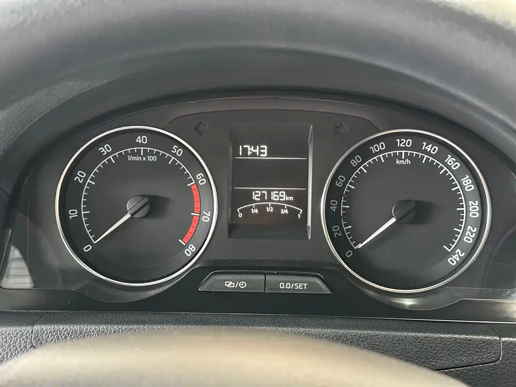Skoda Rapid Spaceback 2016 — фото 26