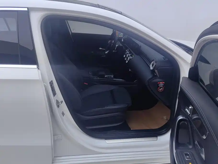 Mercedes-Benz A-Class 2023 — фото 8