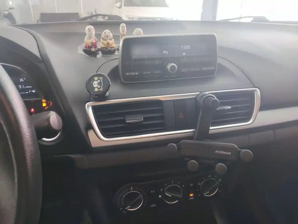 Mazda 3 Angkesela 2016