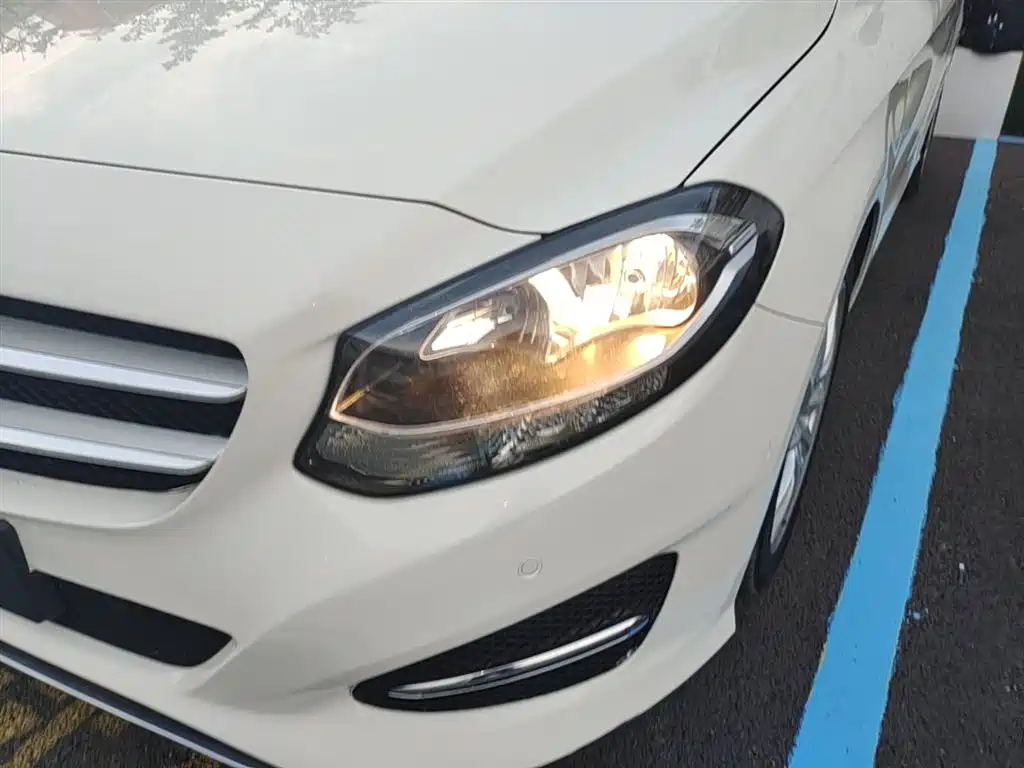 Mercedes-Benz B-Class 2016 — фото 24