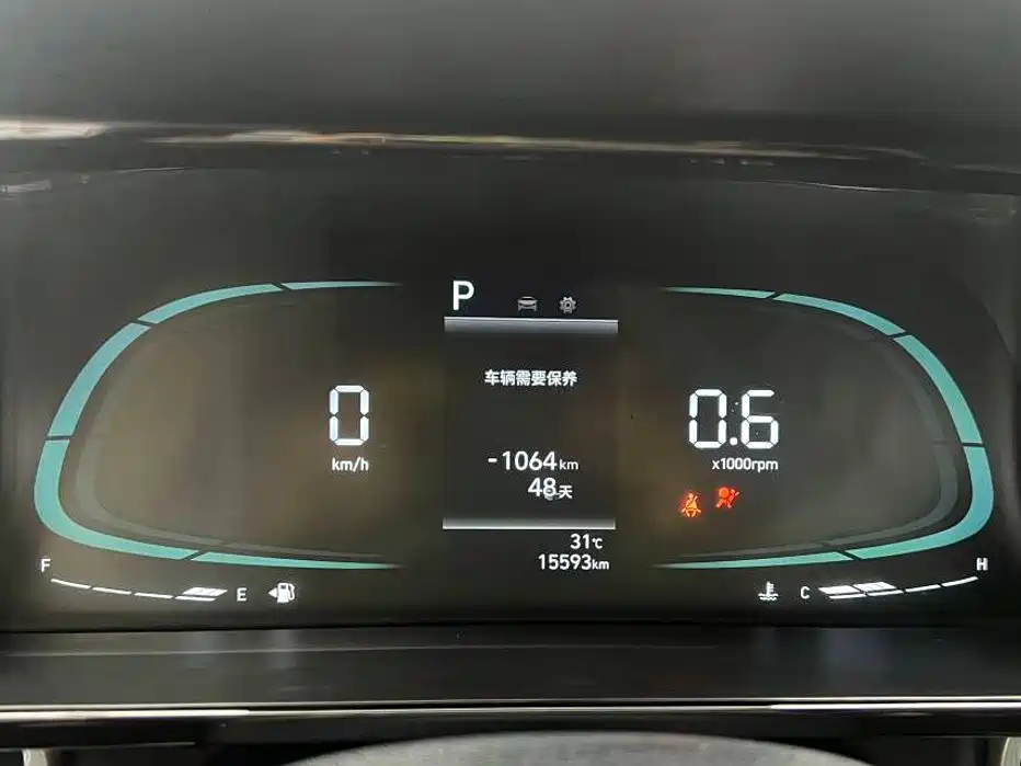 Hyundai Elantra 2023 — фото 11