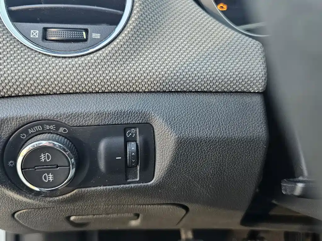 Chevrolet Cruze 2014 — фото 13