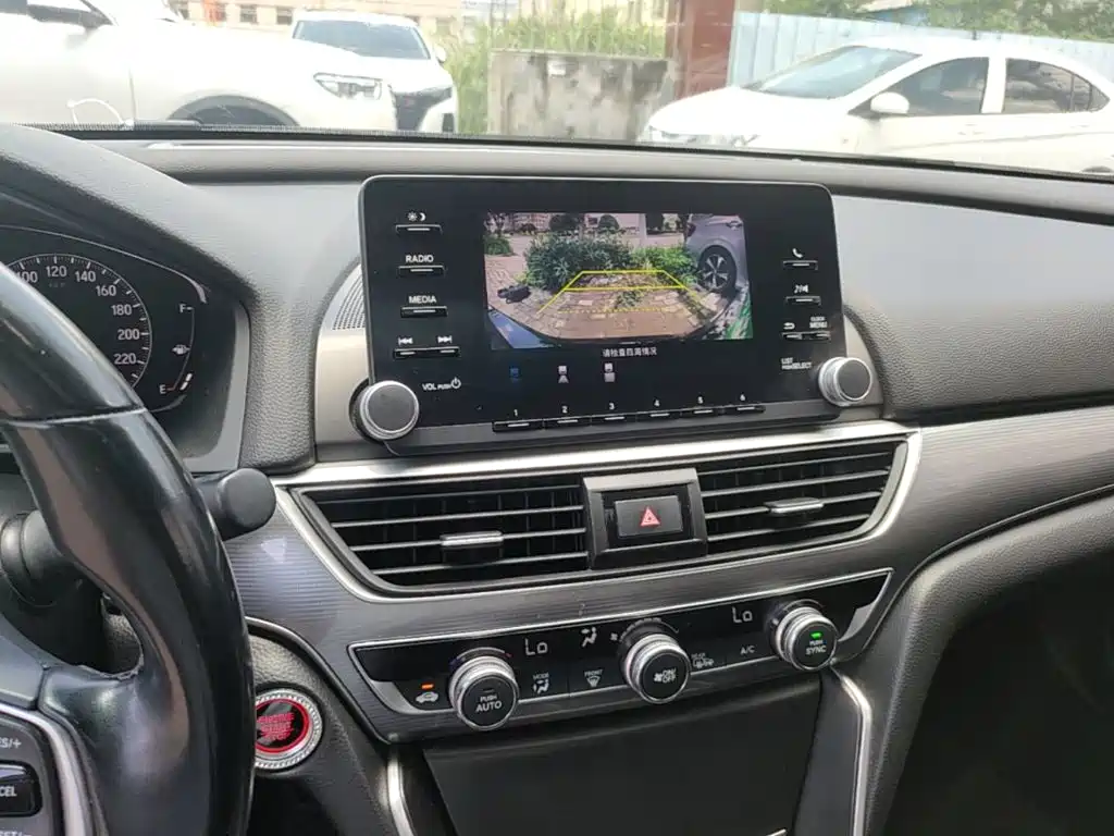 Honda Accord 2019 — фото 13