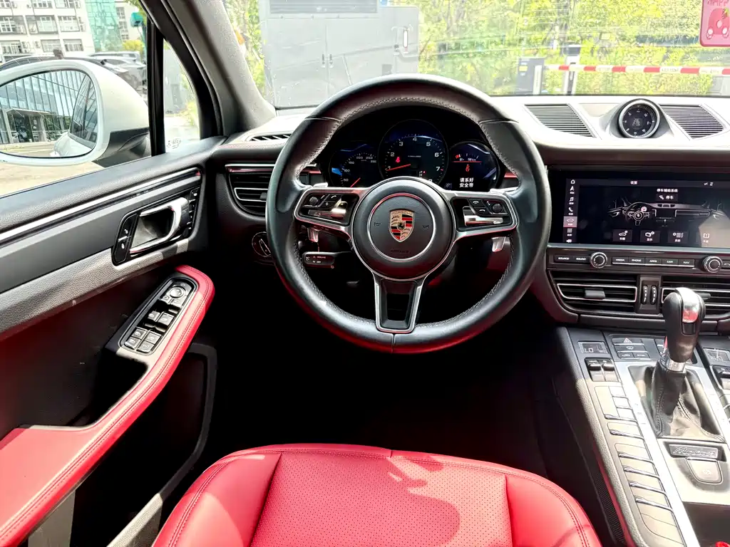 Porsche Macan 2020 — фото 9