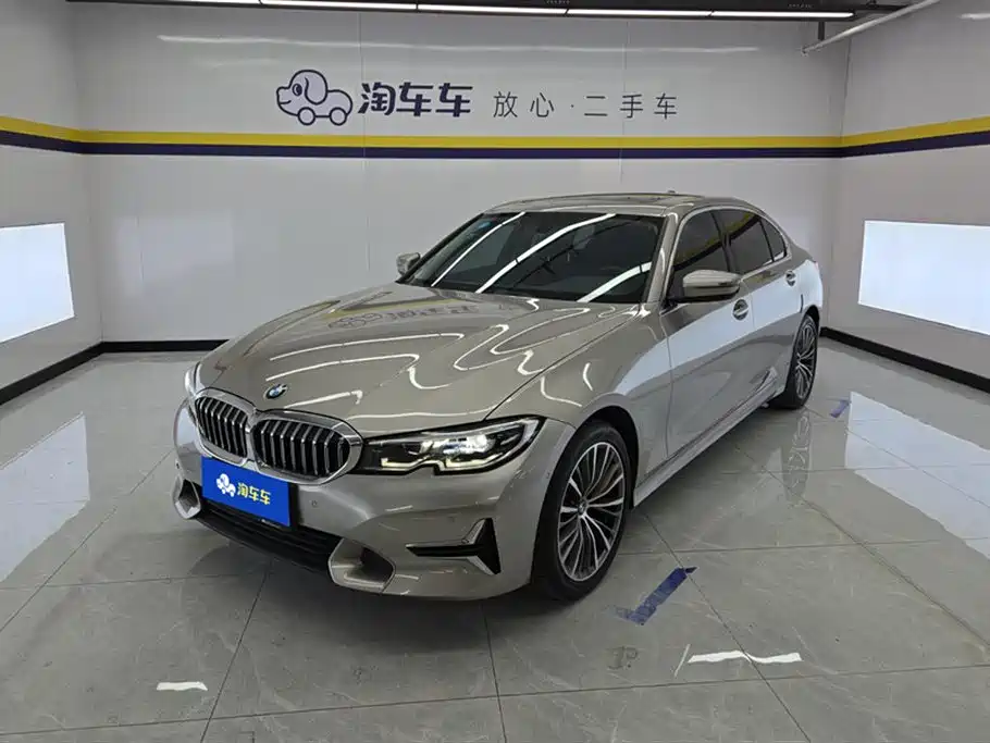 BMW 3 Series 2019 — фото 1