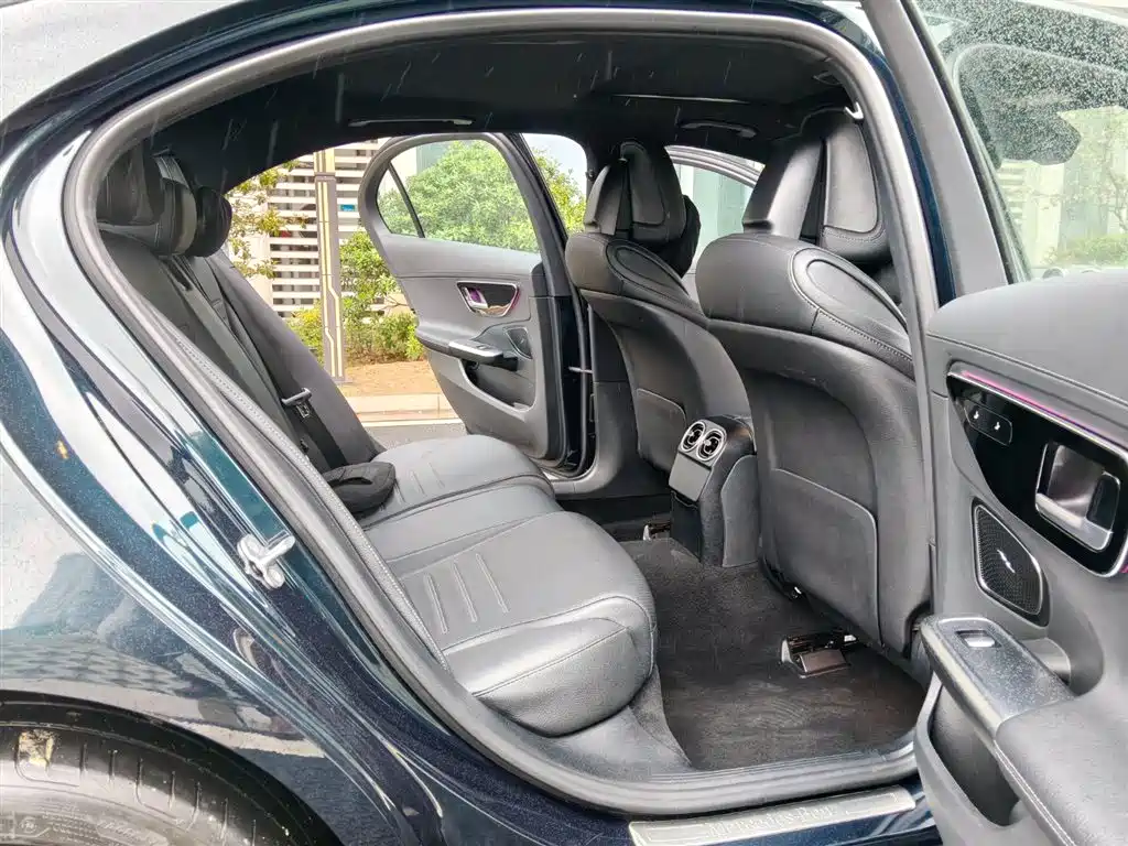 Mercedes-Benz C-Class 2024 — фото 14