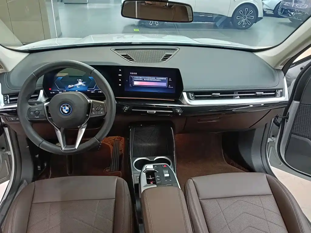BMW iX1 2024