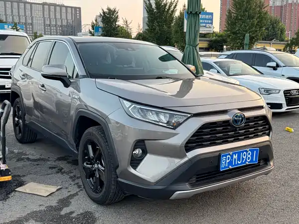 Toyota RAV4 2021