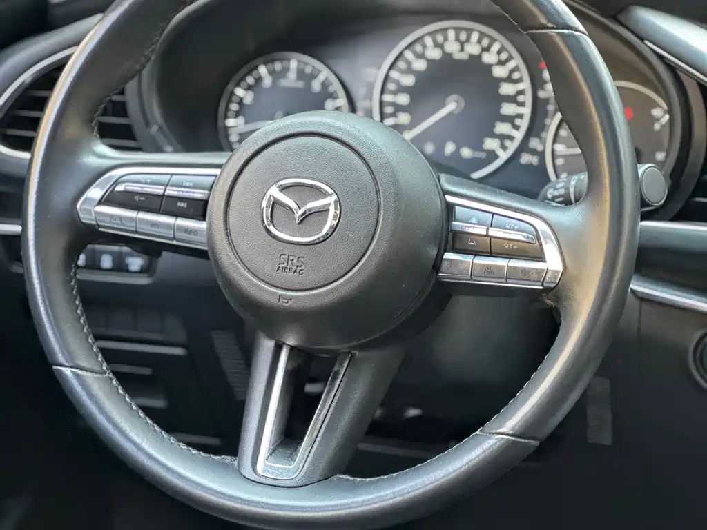 Mazda 3 Axela 2023 — фото 12