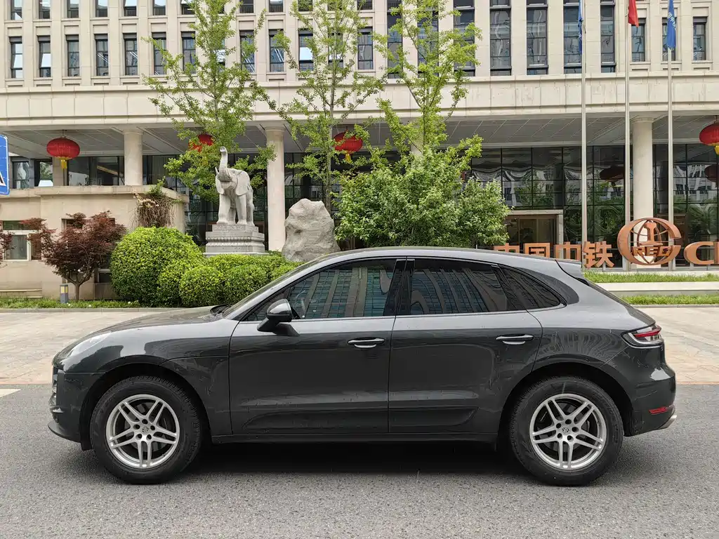 Porsche Macan 2020 — фото 2