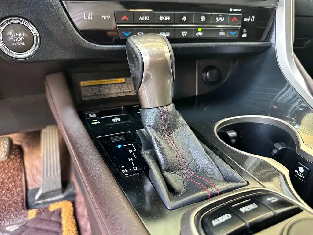 Lexus RX 2018 — фото 10