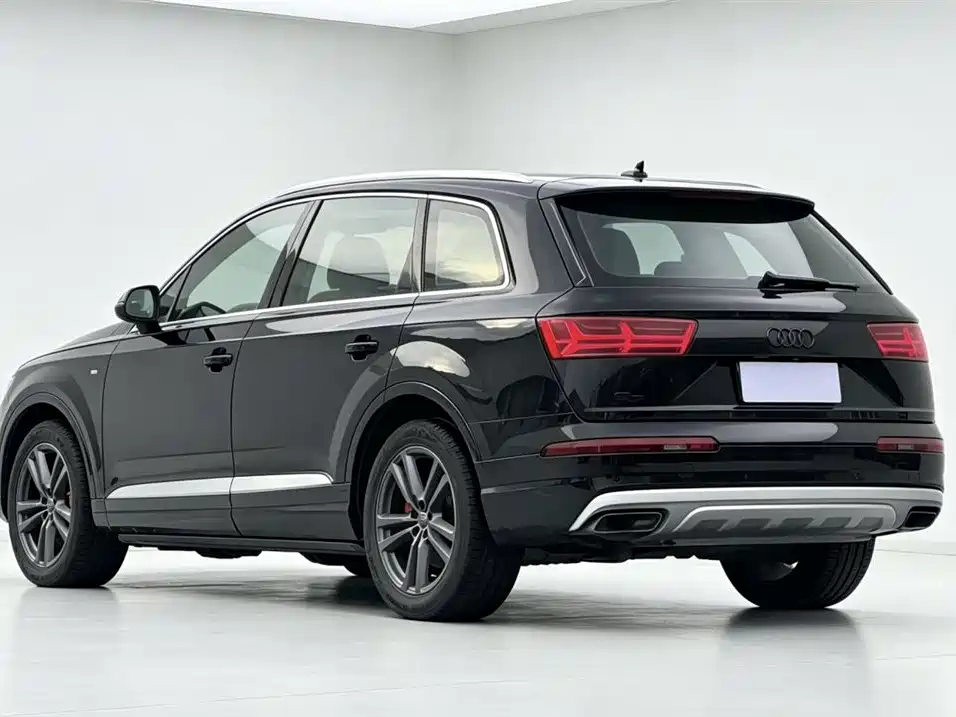Audi Q7 2016 — фото 9