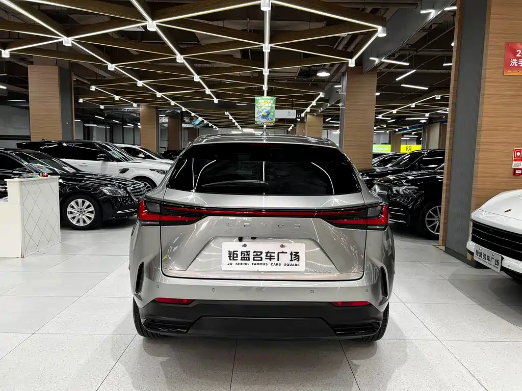Lexus NX 2025